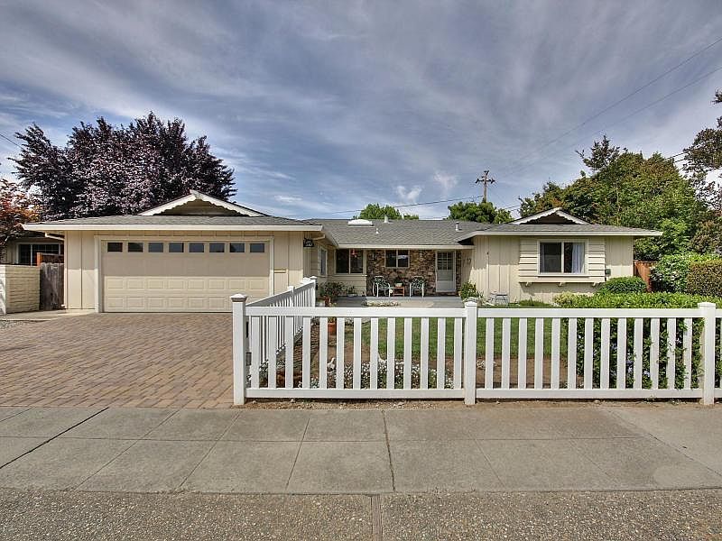 1st image of 2767 Lena Dr