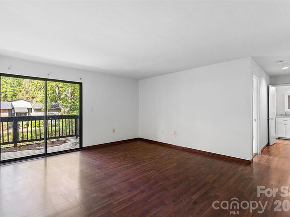 3rd image of 5016 Sardis Rd APT C