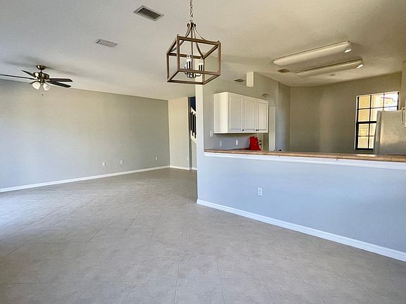 3rd image of 7564 Bristol Cir