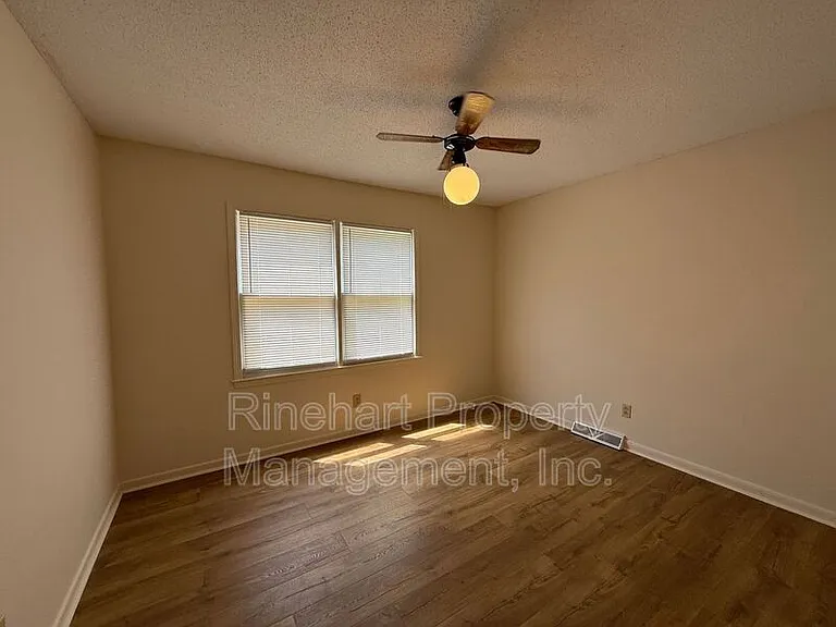 2083 Ridgecrest Rd — Photo 9