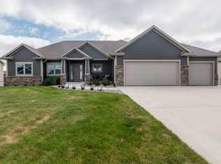 1104 Ridgetop Dr, Huxley, IA 50124