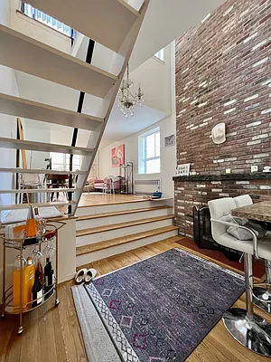 Rented by City Connections Realty | media 11