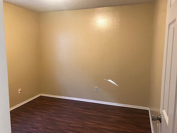 2nd image of 1211 Becky St