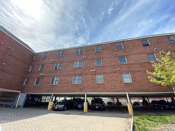 2003 BUILT YOUNG QUIET BUILDING!