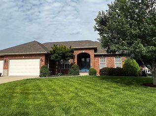 1626 Shadow Rdg, Columbia, IL 62236