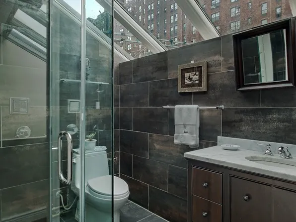 443 West 24th Street image 7 of 10