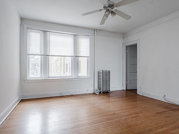 3rd image of 4352 N Winchester Ave #4348-2S