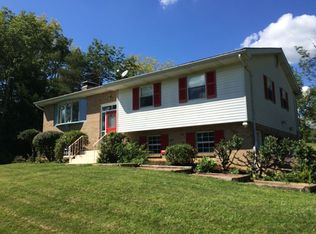 122 Red Mill Rd, Glen Gardner, NJ 08826