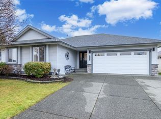 1940 Saint Andrews Pl, Courtenay, BC V9N 9J4