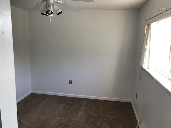 4th image of 32 Glenview Cir Condo W-4