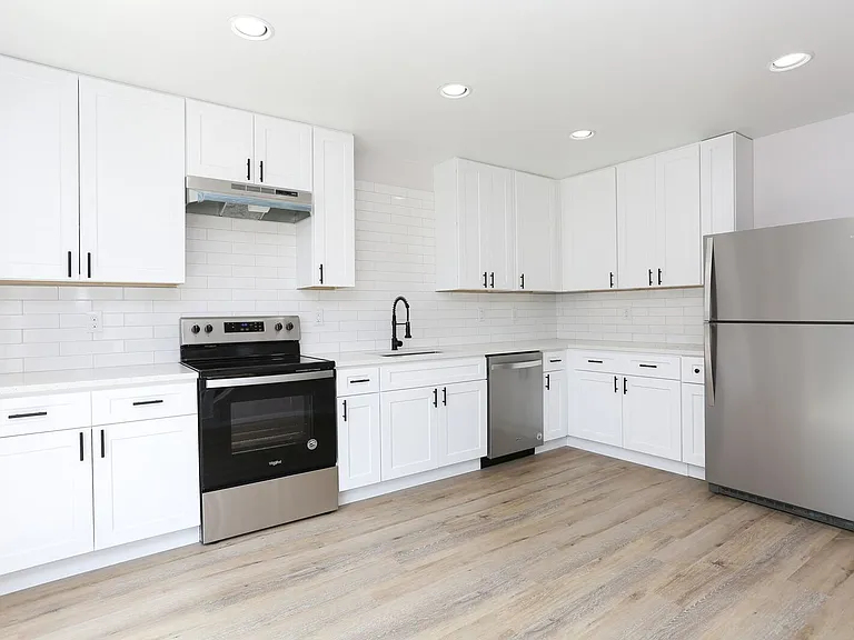 6870 Flaming Ridge Dr — Photo 15
