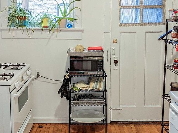 2nd image of 1902-12 W Winnemac Ave #1906-2