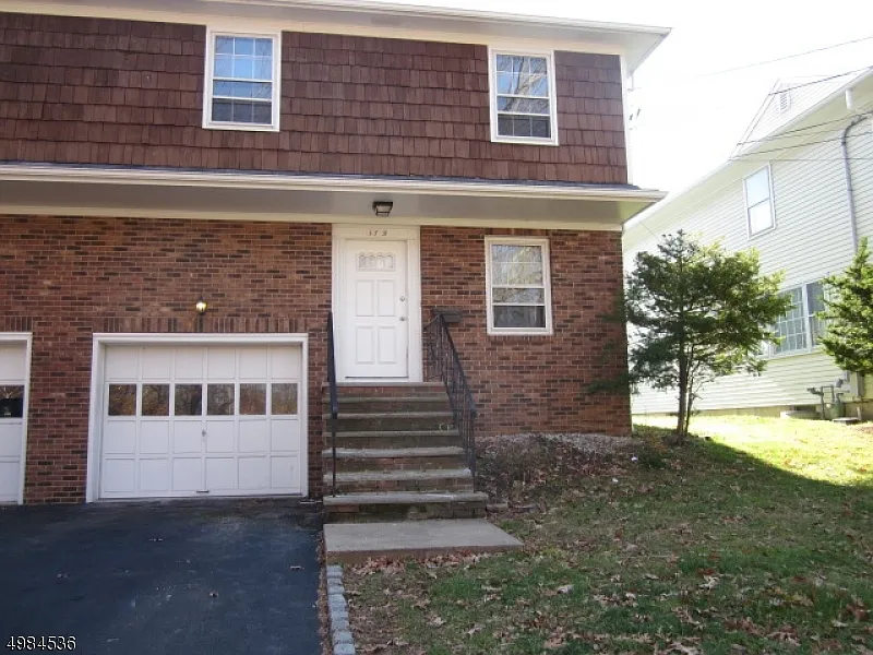 3 bed, 2.5 bath, $3,200 — Photo 1