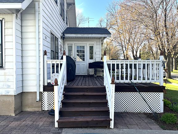 4th image of 315 1st St SE