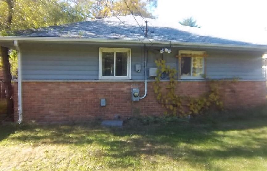 2nd image of 15107 Meadow Ln