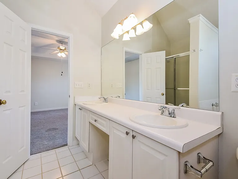 10 Elmwood Dr — Photo 16