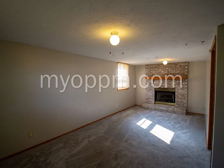 9129 Grand Ave — Photo 20