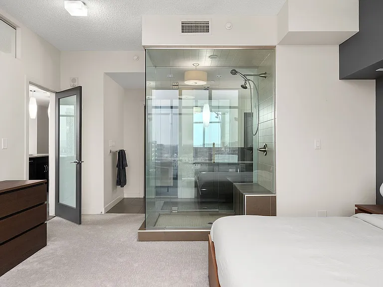 530 12th Ave SW #1201 — Photo 16