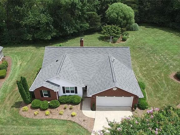 2nd image of 5 Brandywine Cir