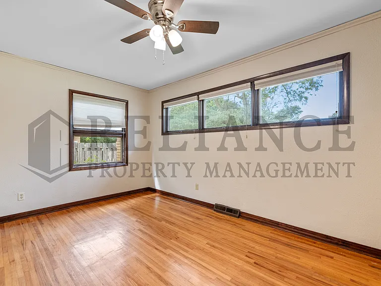 614 N Brownthrush Ln — Photo 33