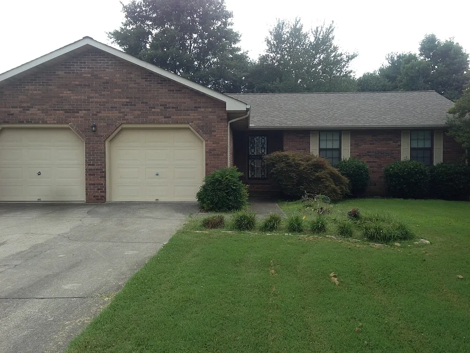 1113 Mountain Breeze Ct