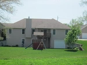 2nd image of 295 E Meadow Ln