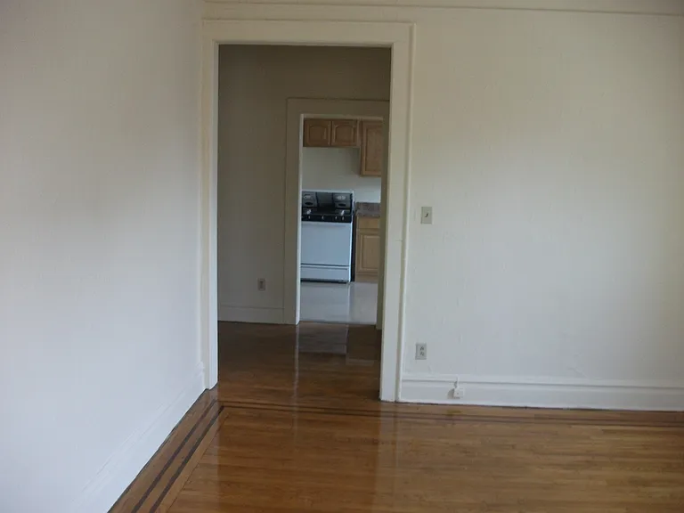 636 Lyons Avenue — Photo 9