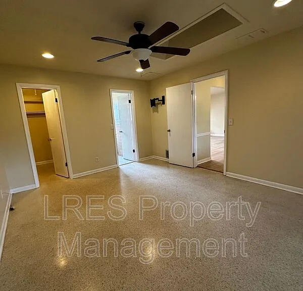 2719 Merrie Oaks Rd — Photo 25