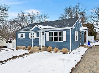 35 Bayshore Dr, New London, CT 06320
