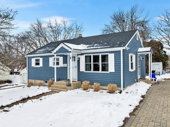 35 Bayshore Drive, New London, CT 06320