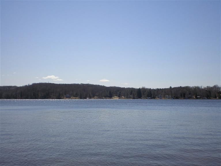 1st image of 646 S Lakeshore Dr