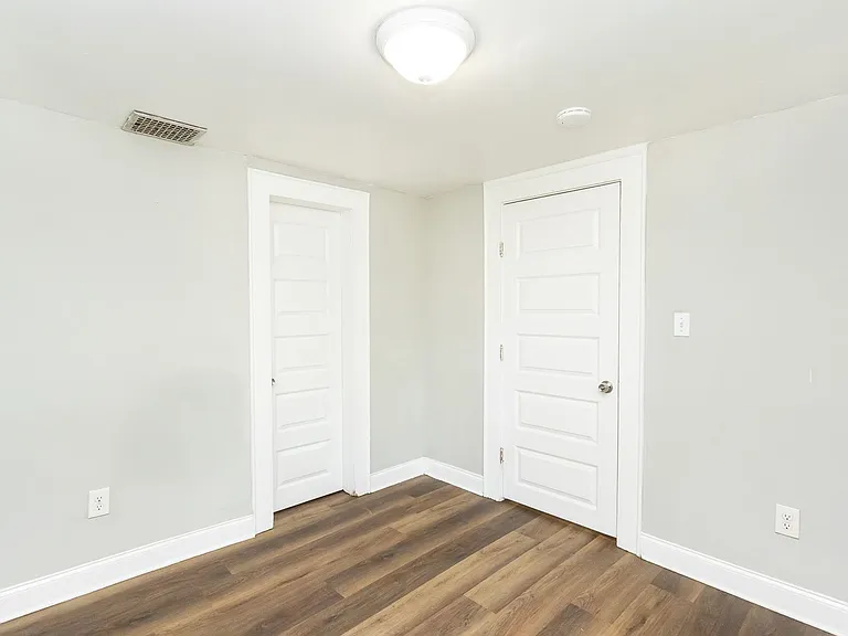 1812 John Ross Rd — Photo 17