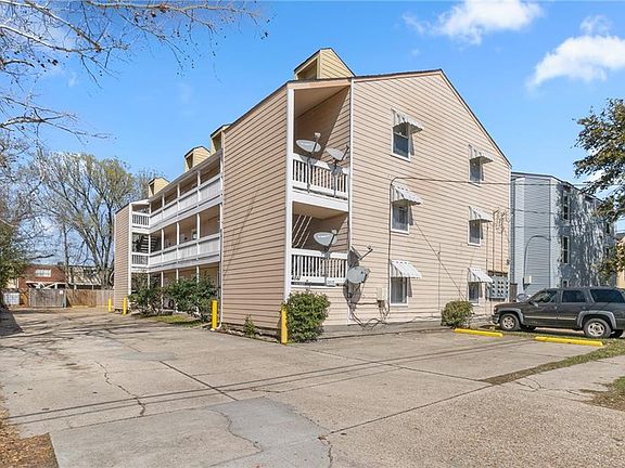 3rd image of 4841 Zenith St