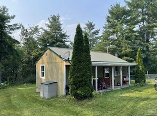39 Pine St, Granville, NY 12832