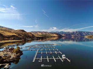 1328 W Woodin Ave W #B6, Chelan, WA 98816