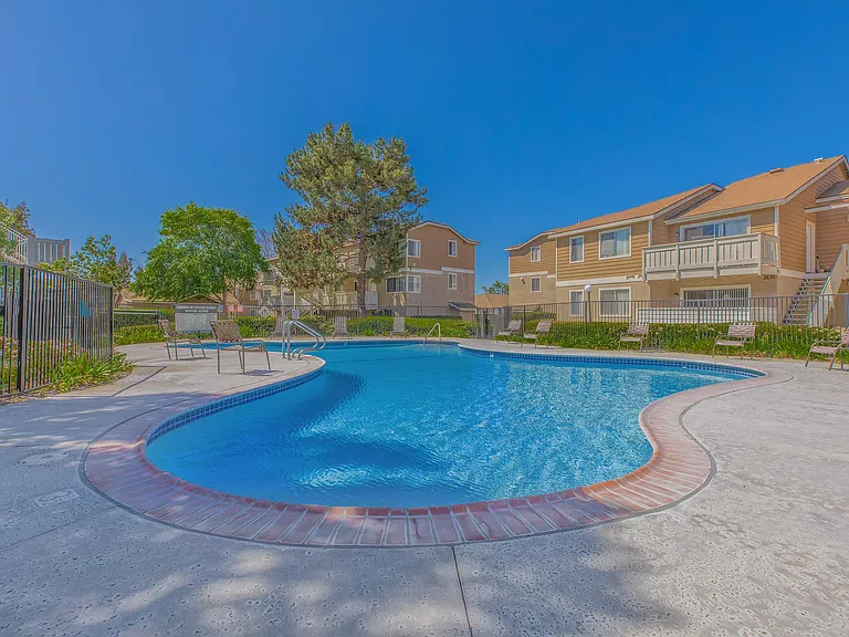 Vintage Woods Apartments — Photo 3