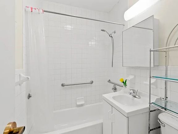 5th image of 626 W 136th St