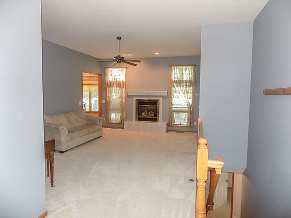 3rd image of 516 W 44th Street Pl