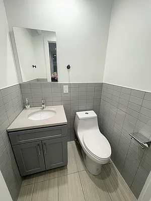 Rented by Jonis Realty | media 10