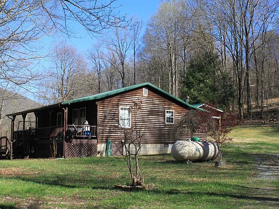 3rd image of 820 Ponderosa Dr