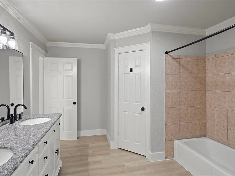807 Salem Dr — Photo 11
