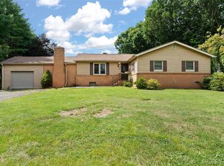 371 Justice Ridge Rd, Candler, NC 28715