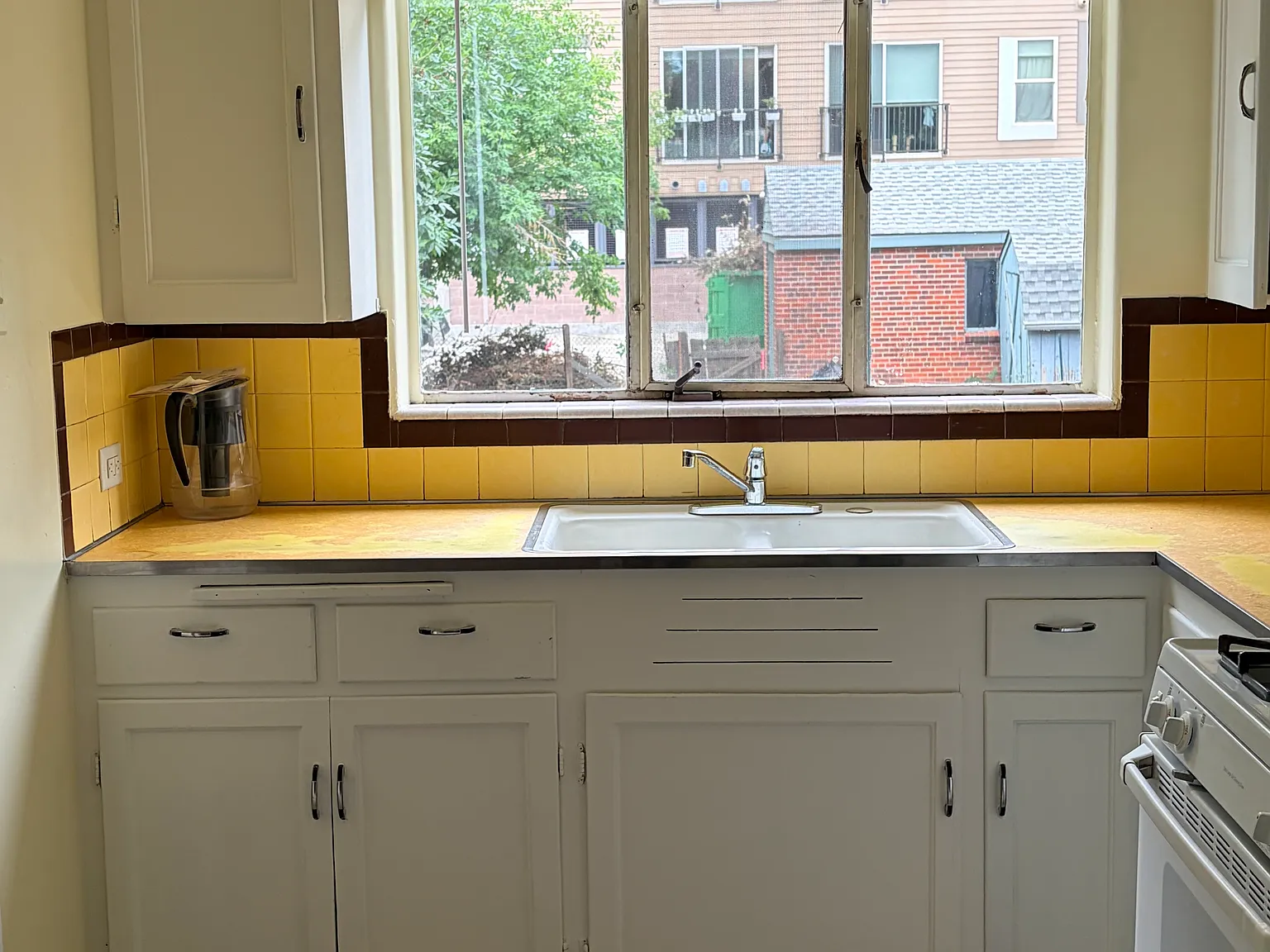 4 bed, 1808 sqft, $3,200 — Photo 3