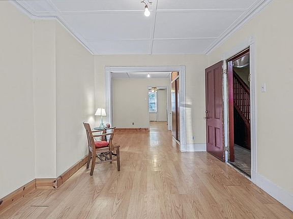 2nd image of 71 McGuinness Blvd APT 1