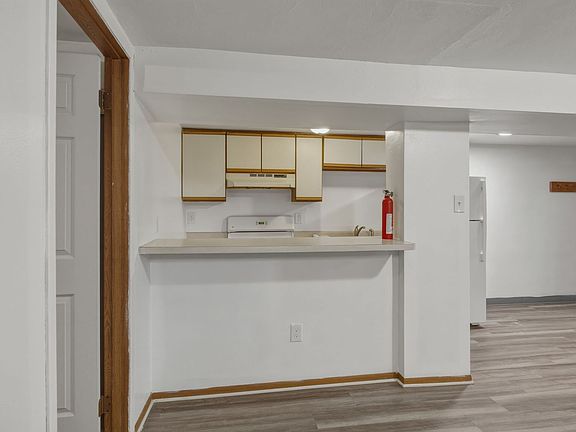 5th image of 325 Ella St APT 6