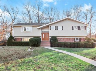 95 Ralph Rd, New Rochelle, NY 10804