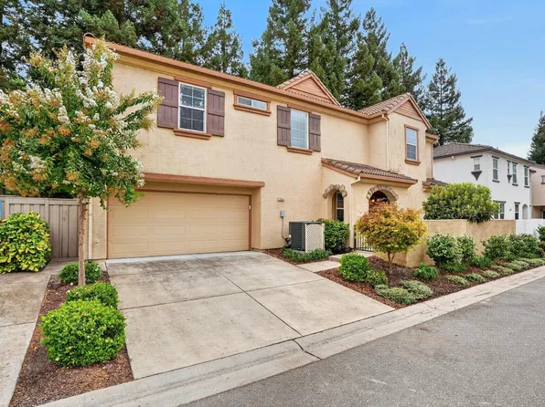 8004 Linda Isle Ln, Sacramento, CA 95831