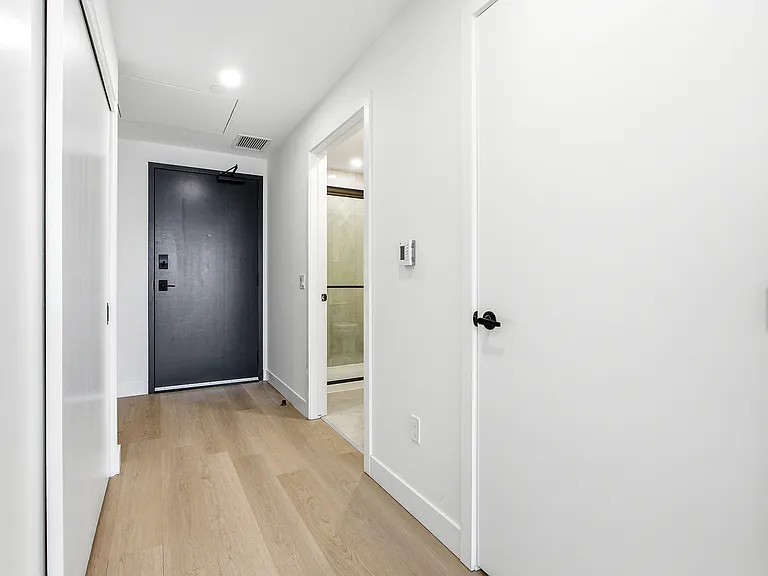 200 Elgin St — Photo 90