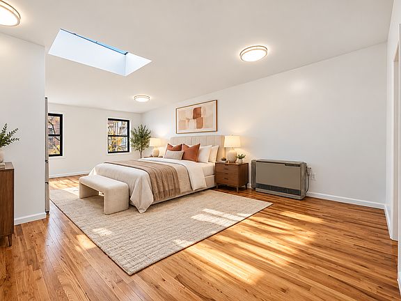 4th image of 265 Elizabeth St APT 2