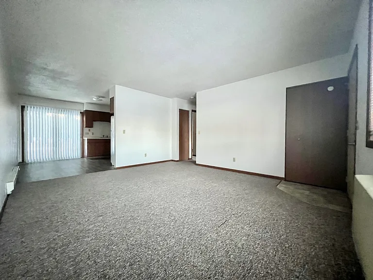 1057 Apple Ave — Photo 3